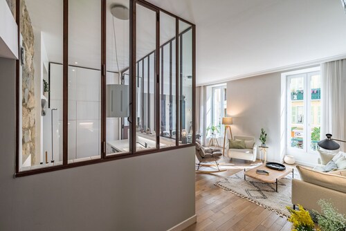 NEW-Hyper Centre-Cozy Chic-Renovated apartment with all comforts-AC-Balconnet-asc-Park