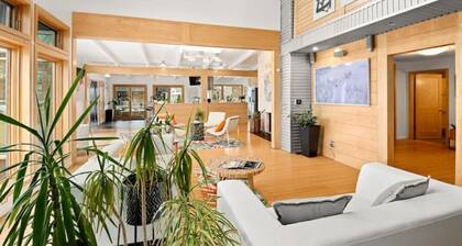 The LUXE Of Peoria! 6000sqf! Unbelievable pool!