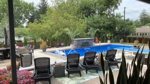 Outdoor pool, a heated pool