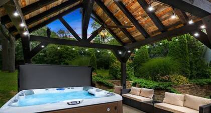 The Grandview Retreat. Elite 4 bedroom & Hot Tub