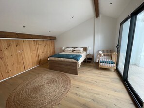 4 bedrooms, desk, travel cot, free WiFi - Authentique Echoppe Bordelaise, 6 Pièces Avec Jardin (Bordeaux)