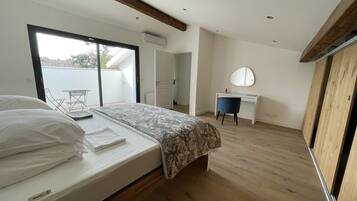 4 slaapkamers, een bureau, reisbedje, gratis wifi