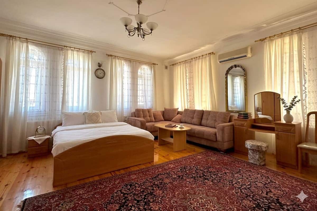 Appartamento, 2 camere da letto, balcone, vista città | Biancheria da letto di alta qualità, materassi Select Comfort