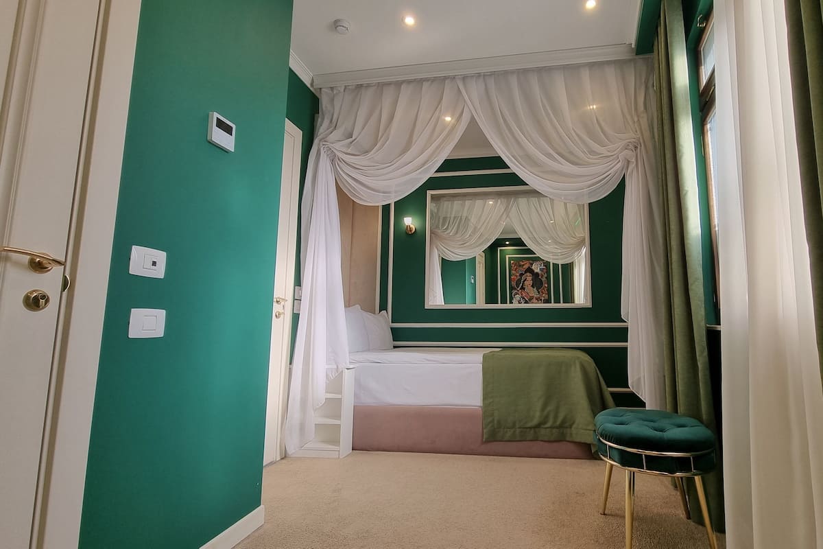 Basic Room | Premium bedding, minibar, in-room safe, individually decorated