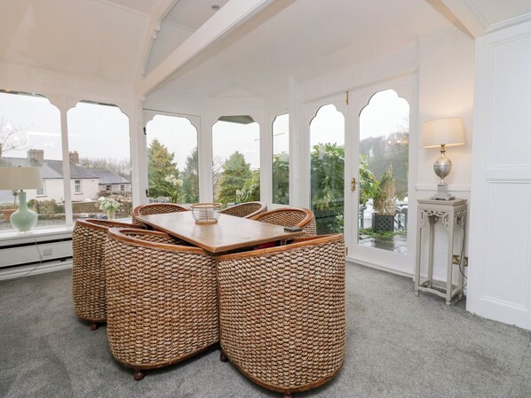 Dining - Valley View (Dalton-in-Furness)