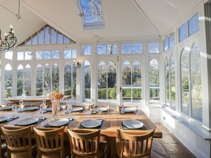 Cottage | Dining