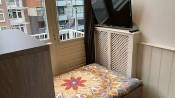 Economy Single Room | Iron/ironing board, free WiFi, bed sheets