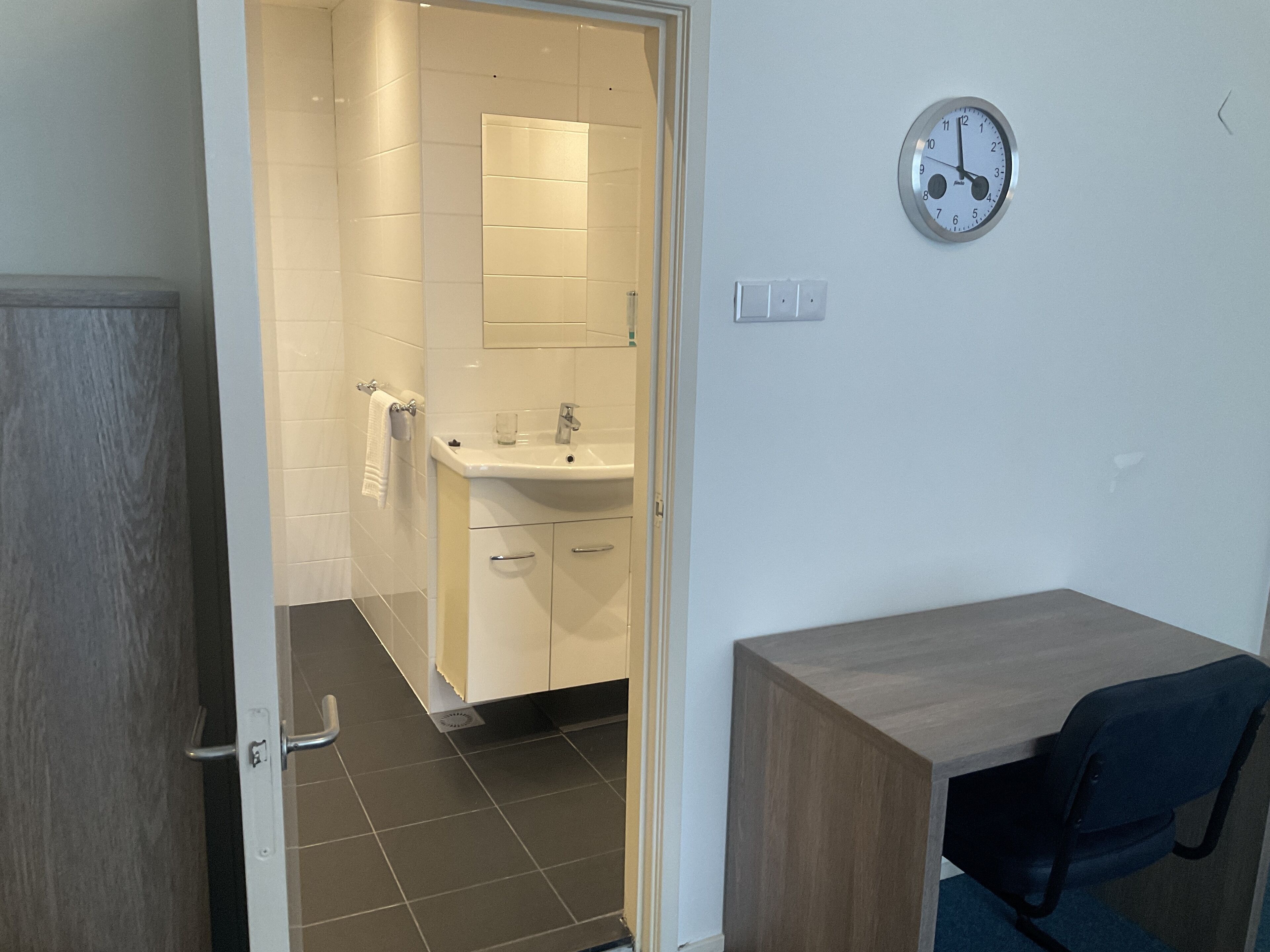 Comfort Quadruple Room | Bathroom