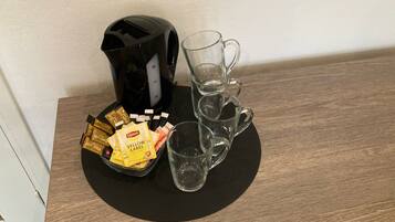 Iron/ironing board, free WiFi, bed sheets