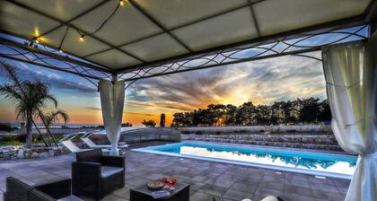 Grande villa (2 apt.) avec piscine & jacuzzi