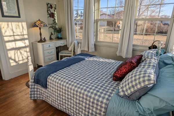 7 bedrooms, desk, free WiFi, bed sheets