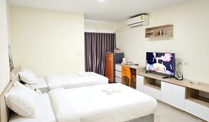 Studio, 2 Single Beds | 書桌、筆電工作空間、免費無線上網、床單