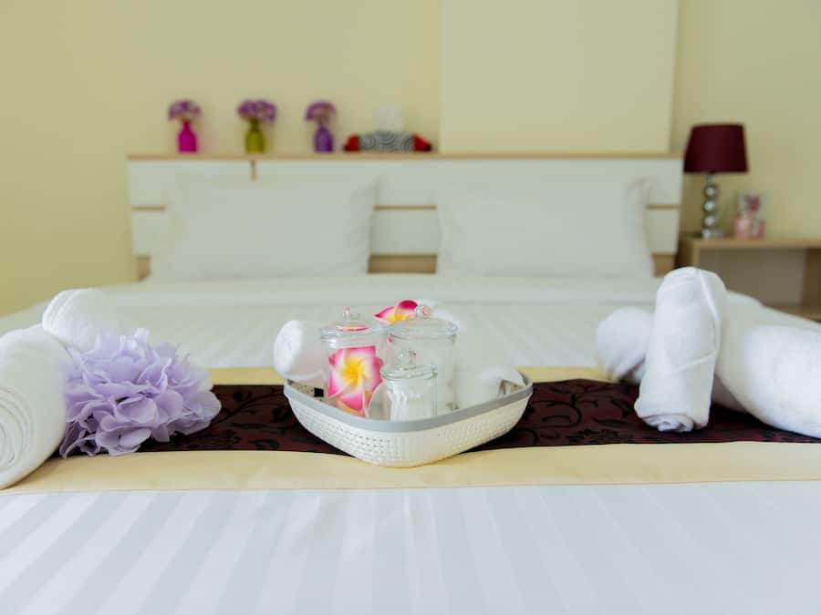 Studio, 1 King Bed | Desk, laptop workspace, free WiFi, bed sheets