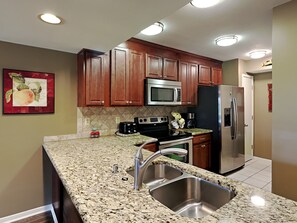 Fridge, microwave, oven, stovetop - Edgewater Villa #2605 | Ground Level & Incredible Resort Amenities! (Panama City Beach)