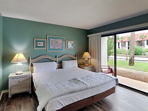 3 bedrooms, iron/ironing board, WiFi, bed sheets - Edgewater Villa #2605 | Ground Level & Incredible Resort Amenities! (Panama City Beach)