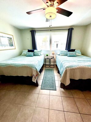 1 habitación, tabla de planchar con plancha, wifi gratis y ropa de cama 