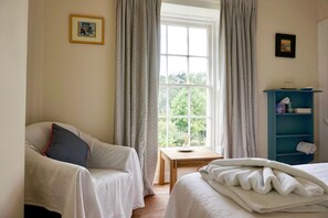 3 chambres, fer et planche à repasser, lit parapluie, Wi-Fi gratuit