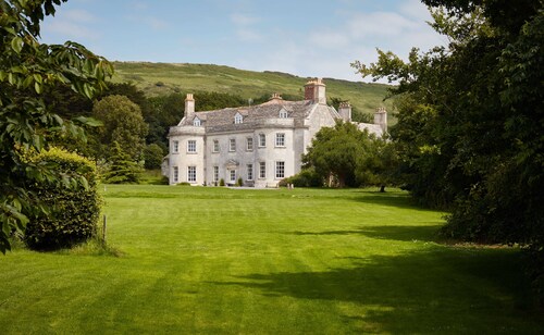 Independent Garden Wing of Dorset country house
