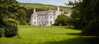 Independent Garden Wing of Dorset country house