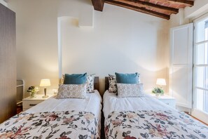 2 chambres, fer et planche à repasser, Wi-Fi gratuit, draps fournis