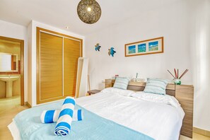 2 bedrooms, free WiFi, bed sheets - Holiday Apartment "Amanda" with Mountain View, Shared Pool & Wi-Fi (Xàbia)