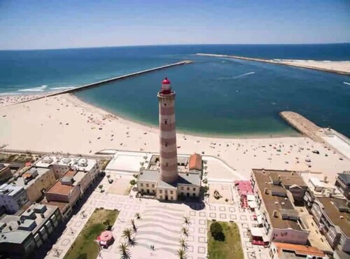 Apartment 'T2 Near the Beach' with Shared Terrace and Wi-Fi