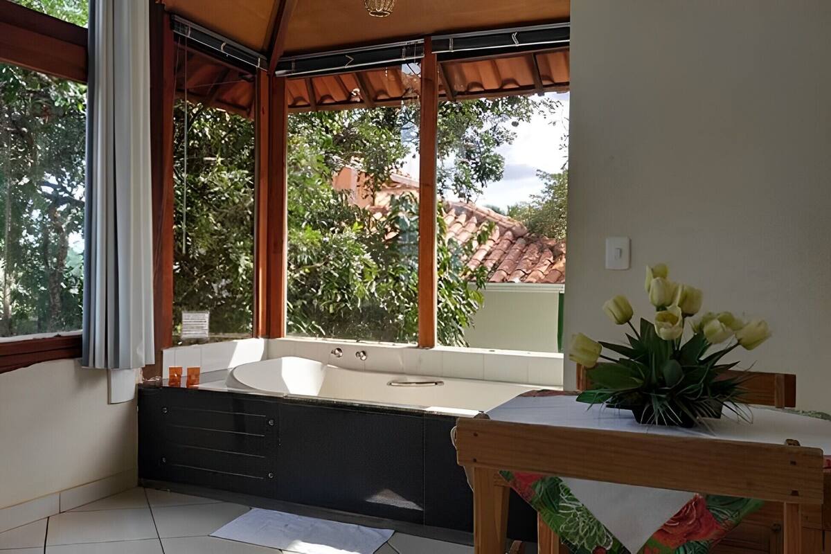 Deluxe Room, Garden View | Minibar, rollaway beds (free), bed sheets