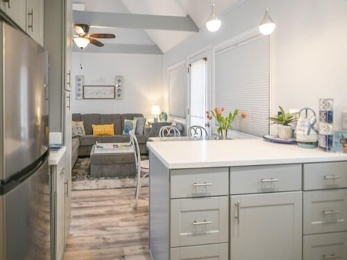 3 bedroom home located near OC Art Center, A/C Washer/Dryer, Grill on Deck 