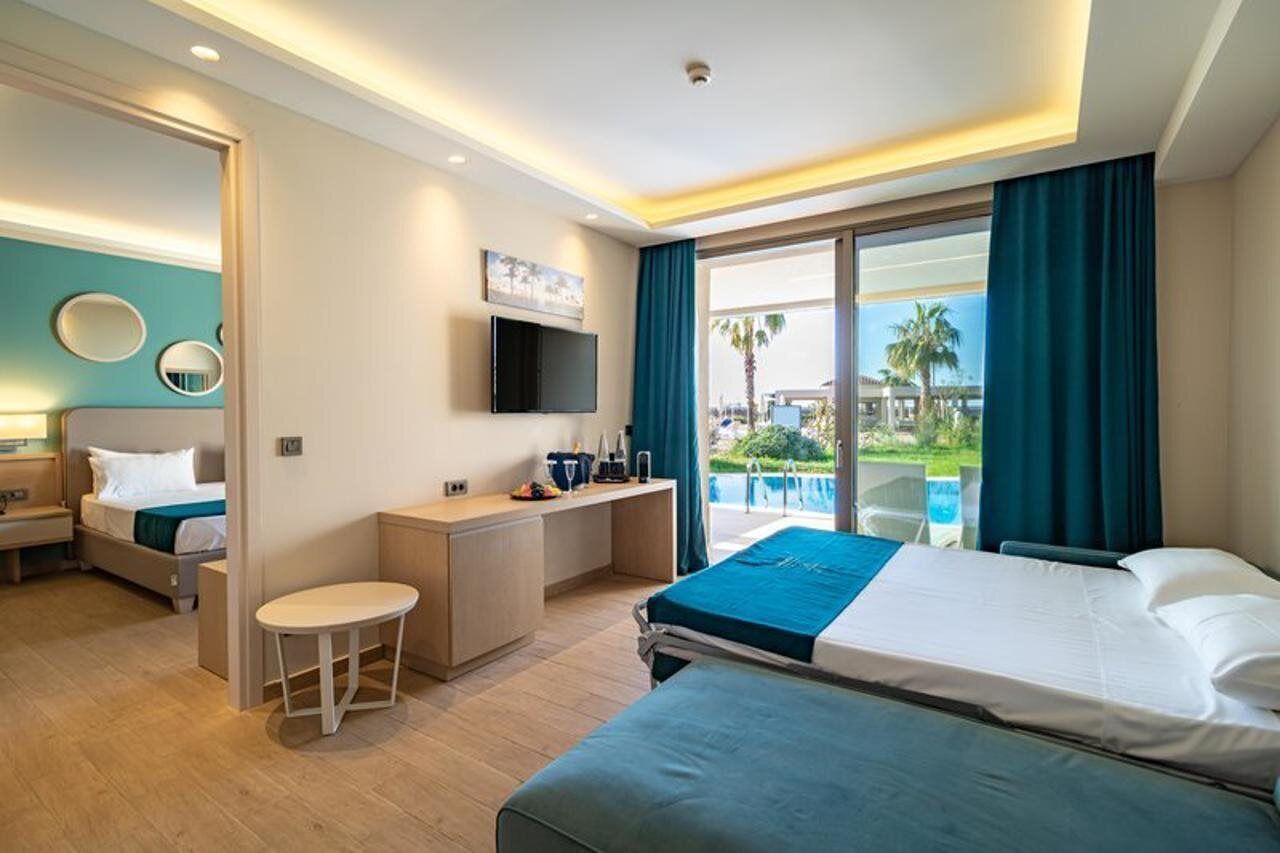 Tabla de planchar con plancha 