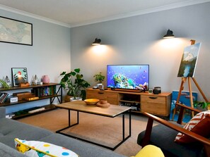 Smart TV - Cosy 2 Bed Apartment with Parking - Pass the Keys (Cardiff)