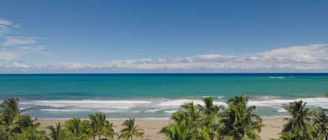 Beach nearby, sun loungers