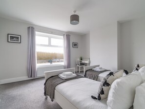 3 Schlafzimmer, Reisekinderbett, WLAN, Bettwäsche