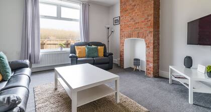 East House - spacious 3 bed home Stakeford