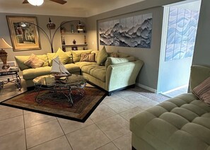 Smart TV - Beautiful spacious 2/Br home (Clearwater)