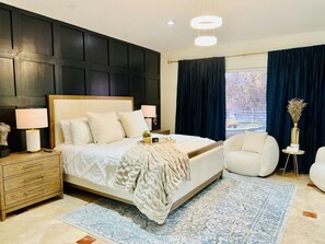 4 bedrooms, in-room safe, desk, iron/ironing board