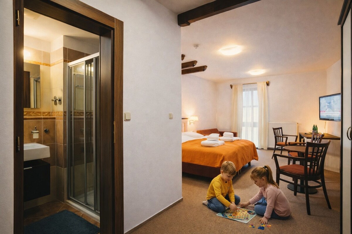 Quadruple Room | Minibar, laptop workspace, WiFi (free), bed sheets