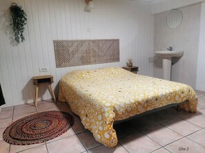 7 bedrooms, free WiFi, bed sheets, wheelchair access - Gîte for 12 to 20 people with heated swimming pool, in Aveyron 🌿 (La Fouillade)