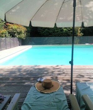 室外游泳池，恒温泳池