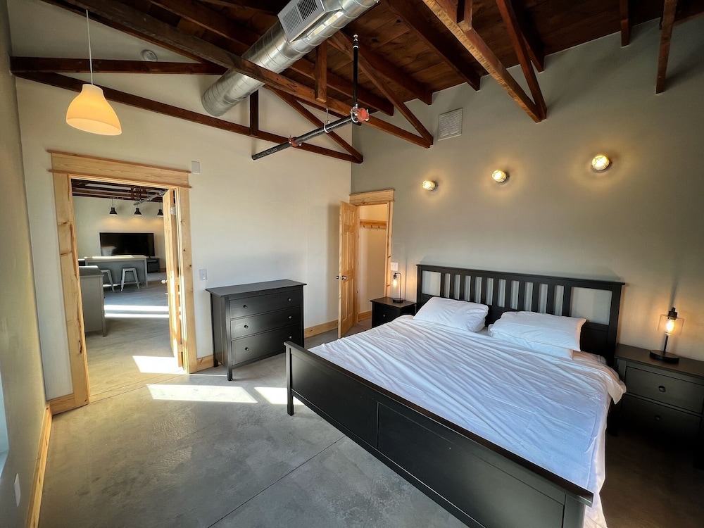 The Windsor on Historic 25th Ogden Vrbo