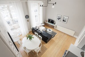 Living area - Stunning Arty Apartment & mezzanine (Plymouth)