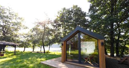 Holiday home on the lake shore, sauna, jacuzzi
