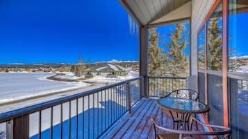 Condo, Multiple Beds, Balcony, Mountain View | Property grounds