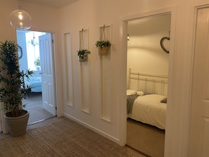 Apartment | 1 bedroom, iron/ironing board, free WiFi, bed sheets - Inviting 1-bed Apartment in Merchant City (Glasgow)