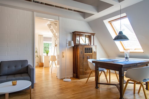 Schöne, moderne Studiowohnung im Herzen von Esens