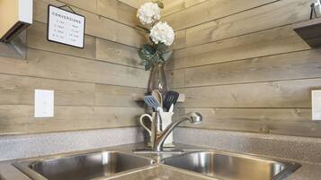 Condo, 1 King Bed with Sofa bed, Fireplace (Summer Wind) | Private kitchen | Coffee/tea maker