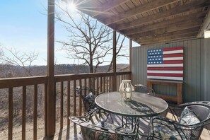 Property grounds - Summer Wind - Private Balcony, Nature Views (Branson West)