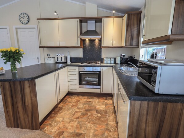 Oppvaskmaskin og kjøkkenutstyr