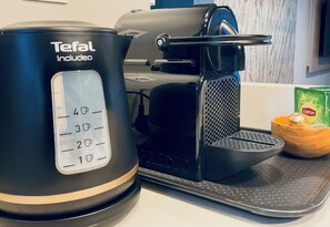 Kaffee und/oder Kaffeemaschine