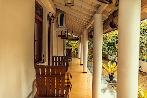 Villa Talpe 4 Half Board Rooms and Massage Pool