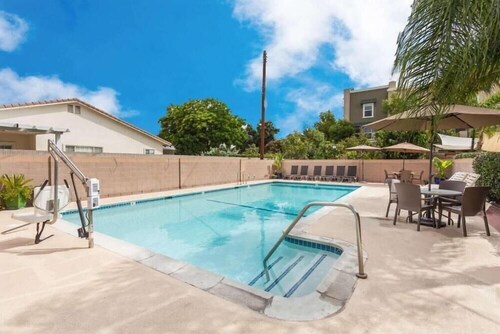 Harbour Inn and Suites